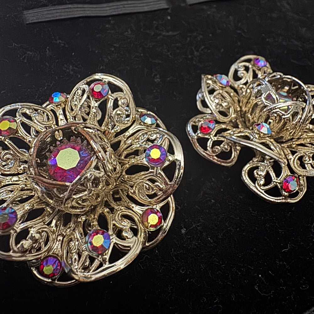 Gorgeous Sarah Cov vintage shoe clips, silver tone. Enhance your look instantly!